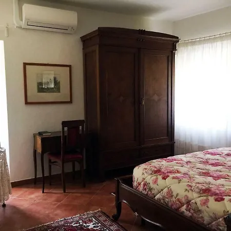 Borgo Della Rocca Bed & Breakfast Montemurlo Exterior photo
