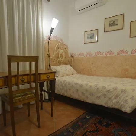 Borgo Della Rocca Bed & Breakfast Montemurlo Exterior photo